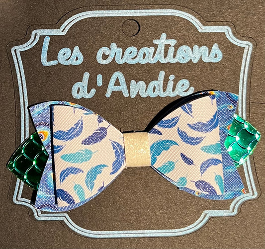 Boucle feuilles bleues